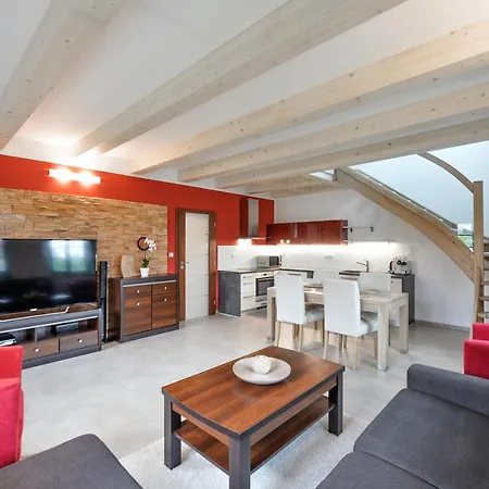 Na Seniku Apartment